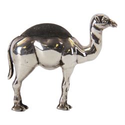 Edwardian silver novelty pin cushion, modelled as a camel, hallmarked Cornelius Desormeaux Saunders & James Francis Hollings, Birmingham 1906, H5cm