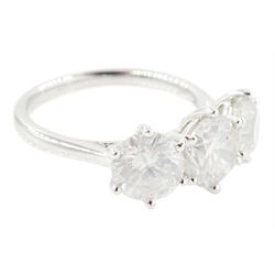 Platinum diamond ring, set with three round brilliant cut diamonds, hallmarked, total diamond weight approx 3.25 carat