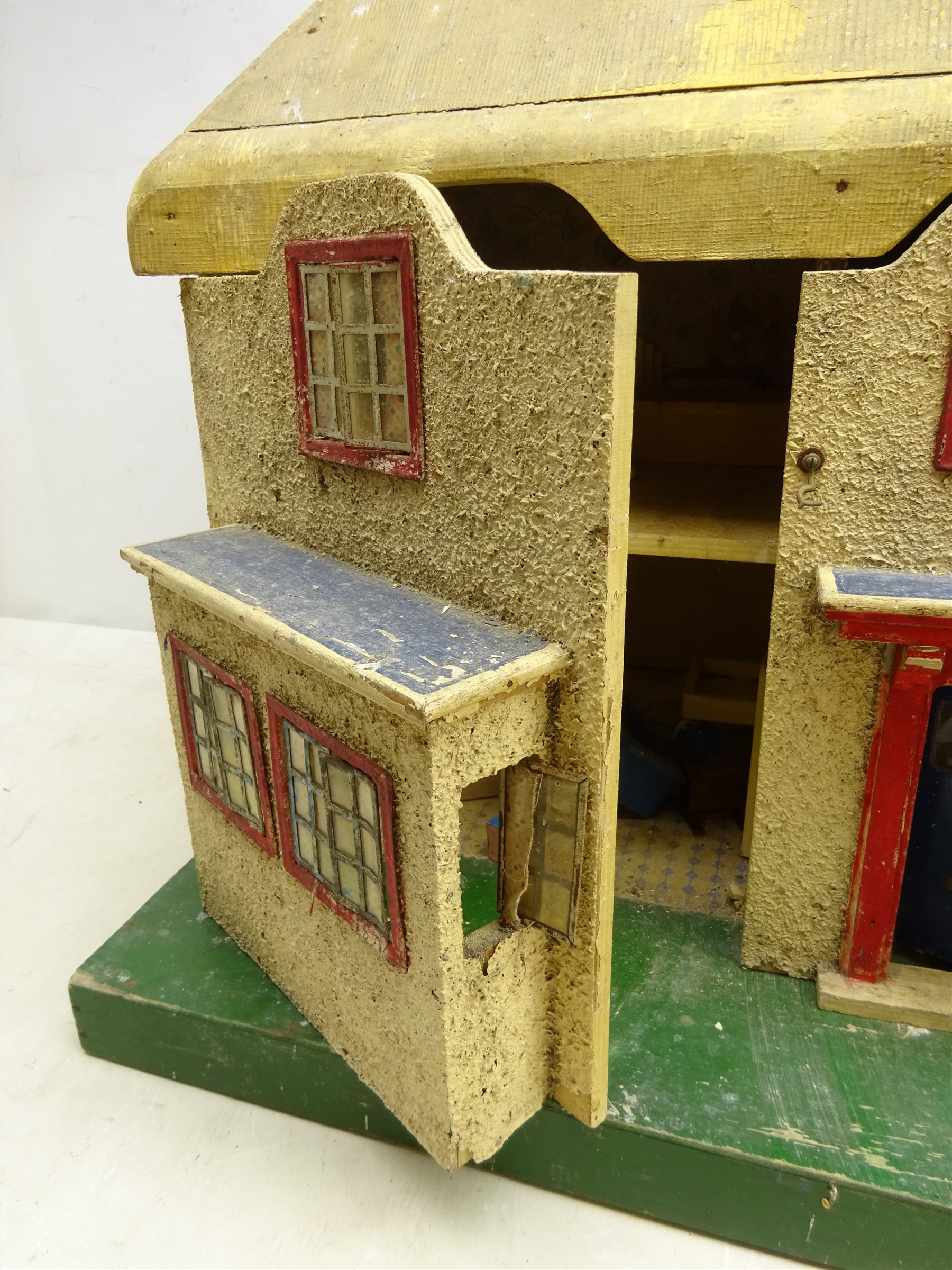 Triang dolls house best sale identification