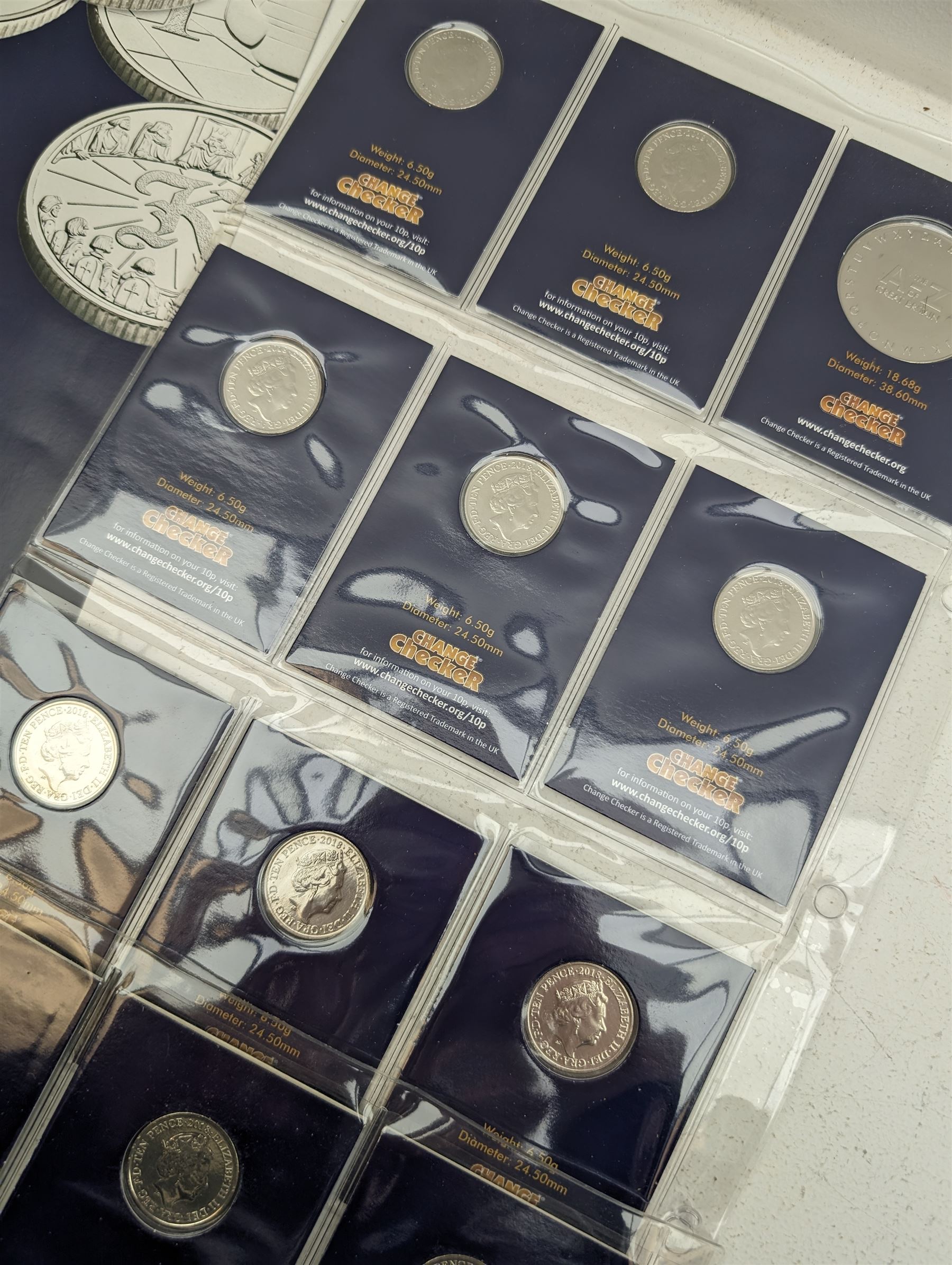 Queen Elizabeth II United Kingdom 2018 A to Z ten pence coin collection, with completer medallion, on Change Checker cards
