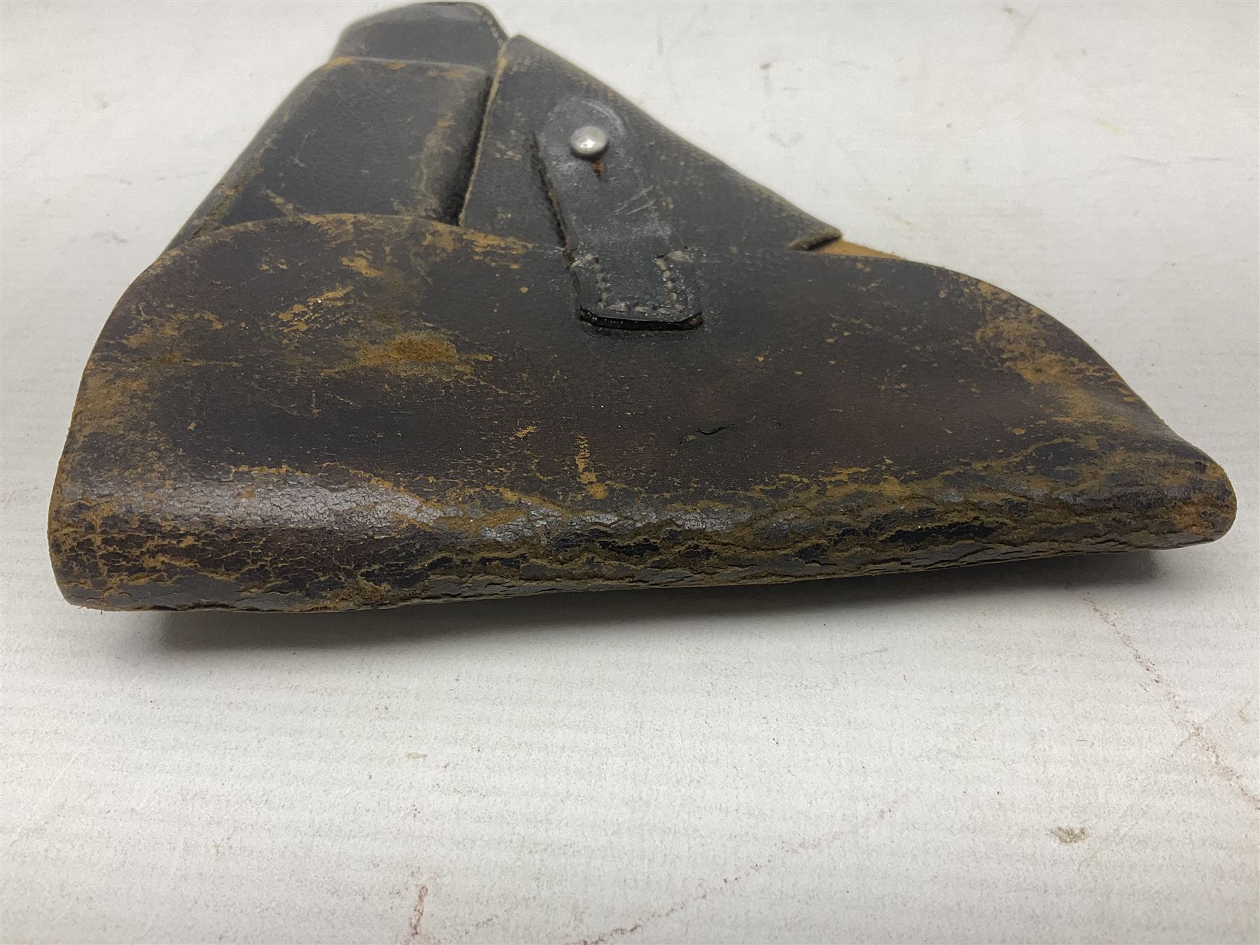 WW2 German P38 auto pistol leather holster with magazine pouch; marked P38 verso and CXB 4 H24cm
