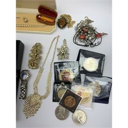Cased 9ct gold mounted cheroot holder hallmarked, two silver 'For God and the Empire' award brooches, hallmarked, other silver jewellery stamped, Seiko ladies wristwatch and collection of watches, coins and costume jewellery