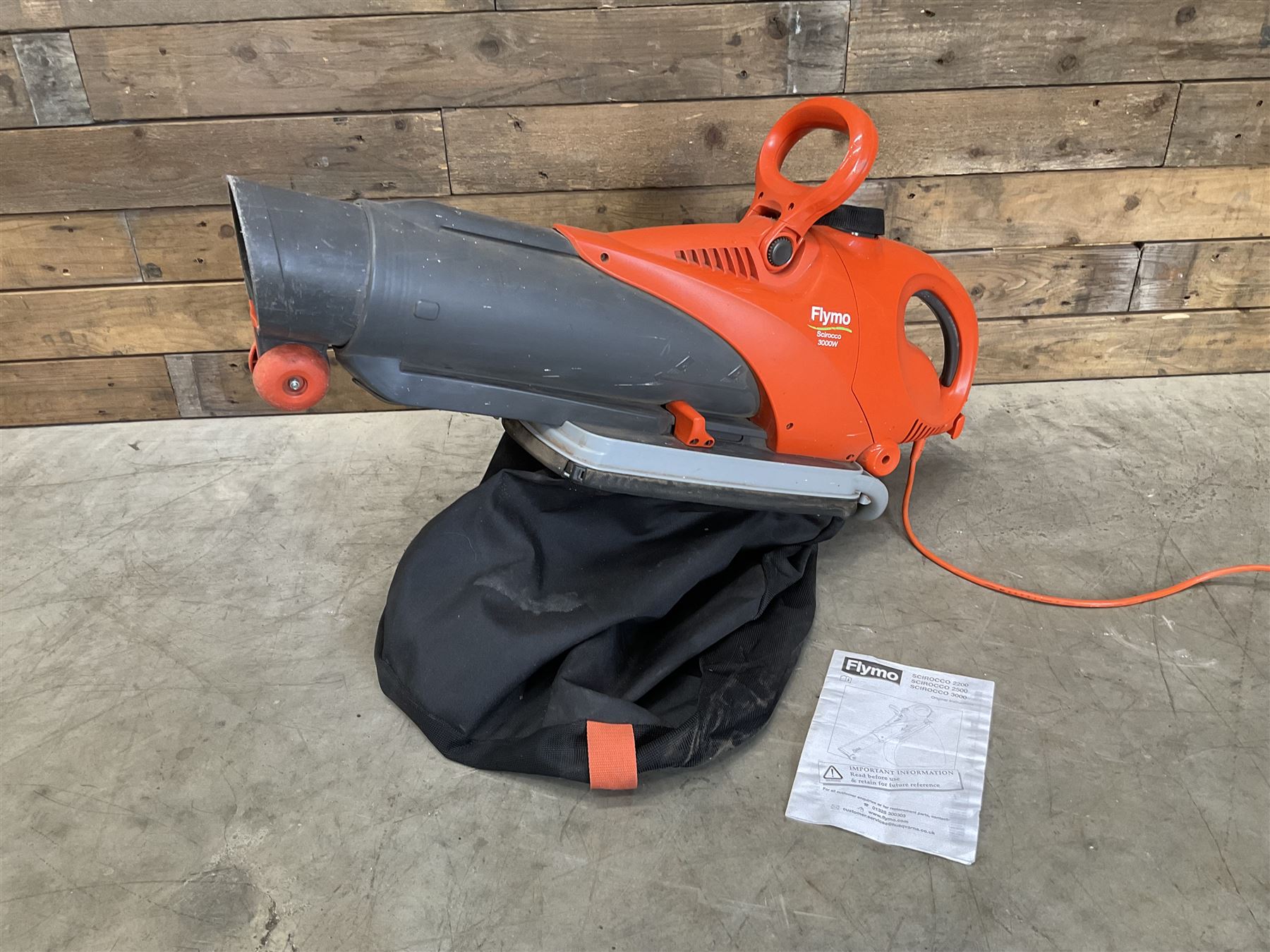 Flymo Scirocco 3000w leaf blower and EasiCut 500CT hedge trimmer (2)