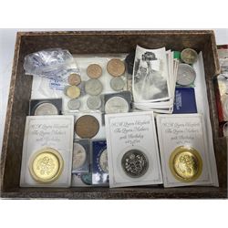Collection of coins to include 1977 Silver Jubilee crown coins, Medal commemorating the Coronation of George VI, 1937, bank notes etc