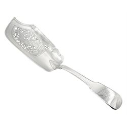 Victorian silver Fiddle pattern fish slice, the shaped blade engraved with fish within a scrolling pierced surround, hallmarked Samuel Hayne & Dudley Cater, London 1838, weight 4.59 ozt (143 grams)