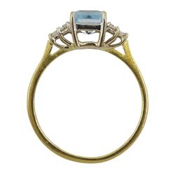 18ct gold princess cut aquamarine and six stone diamond ring, hallmarked