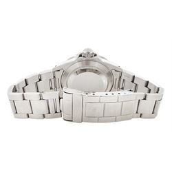 Rolex Oyster Perpetual Submariner Date stainless steel  automatic wristwatch, Ref. 16610, Serial No. L438272, black dial with luminous filled dot hour markers, baton quarters, white outer minute divisions, magnified date aperture at 3, polished Mercedes hands with luminous inserts, on Oyster stainless steel bracelet, with fold-over clasp