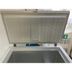Indesit chest freezer- LOT SUBJECT TO VAT ON THE HAMMER PRICE - To be collected by appointment from The Ambassador Hotel, 36-38 Esplanade, Scarborough YO11 2AY. ALL GOODS MUST BE REMOVED BY WEDNESDAY 15TH JUNE.