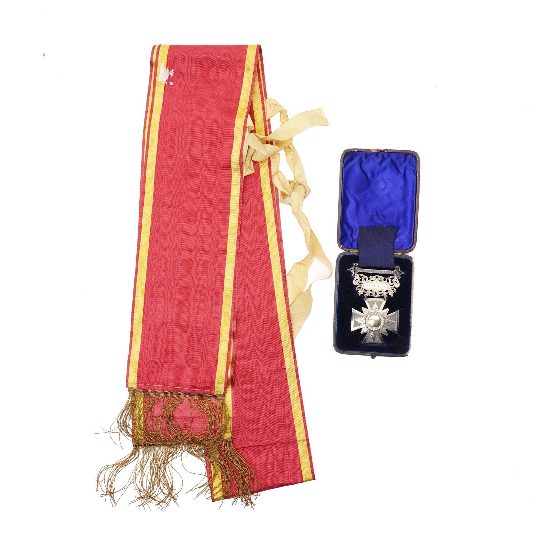 Victorian silver Past Provincial Grand Master jewel from the Independent Order of Oddfellows awarded to John Campsall, Knottingley District, Birmingham 1878, cased and a sash