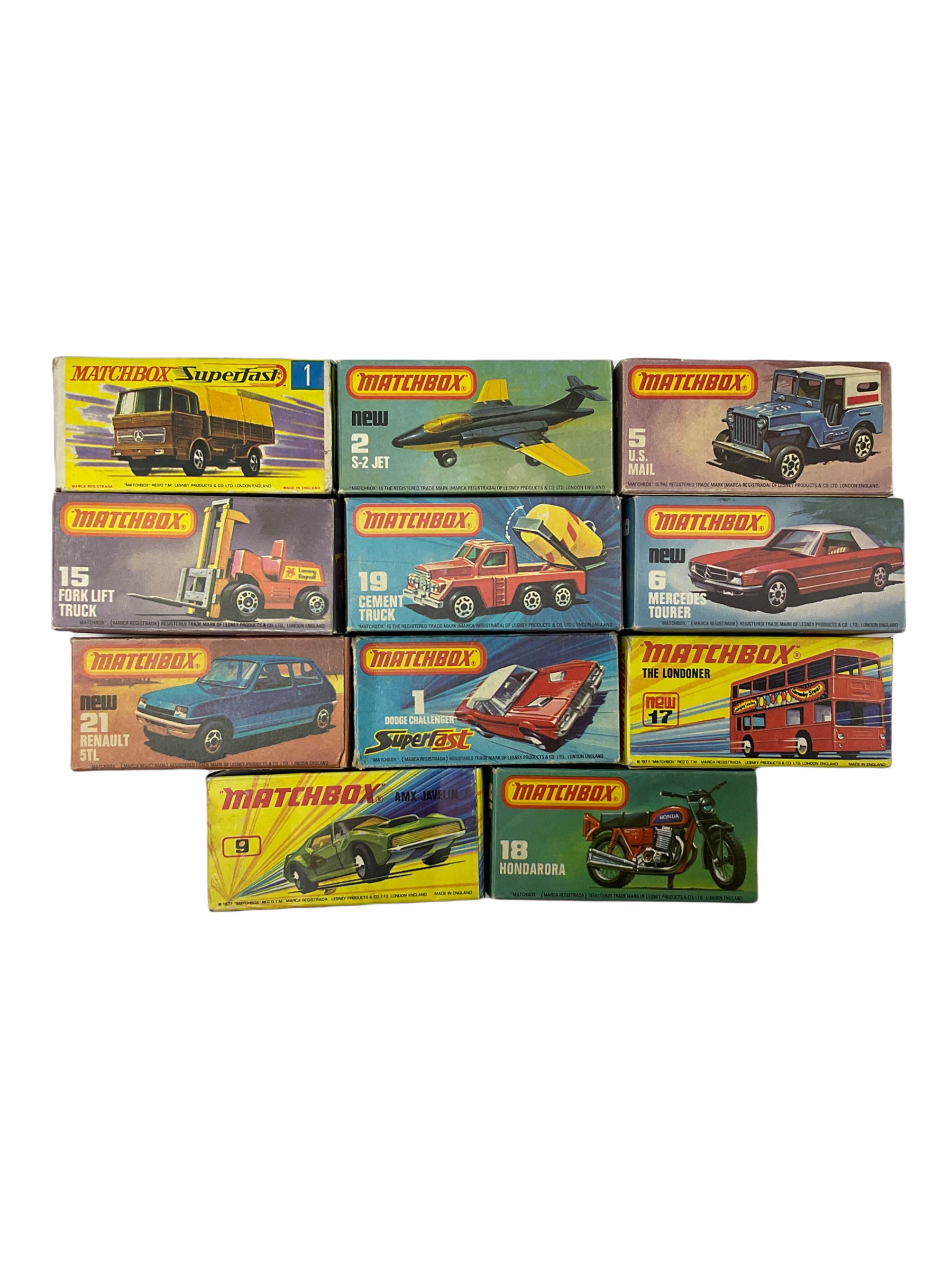Matchbox/Superfast - eleven '1-75' series models comprising 1e Mercedes Truck, 1g Dodge Challenger, 2g S-2 Jet, 5g US Mail Truck, 6e Mercedes 350sl Tourer, 9e AMX Javelin, 15e Fork Lift Truck, 17f Londoner Bus, 18f Hondarora, 19f Cement Truck and 21f Renault 5TL; all boxed (11)