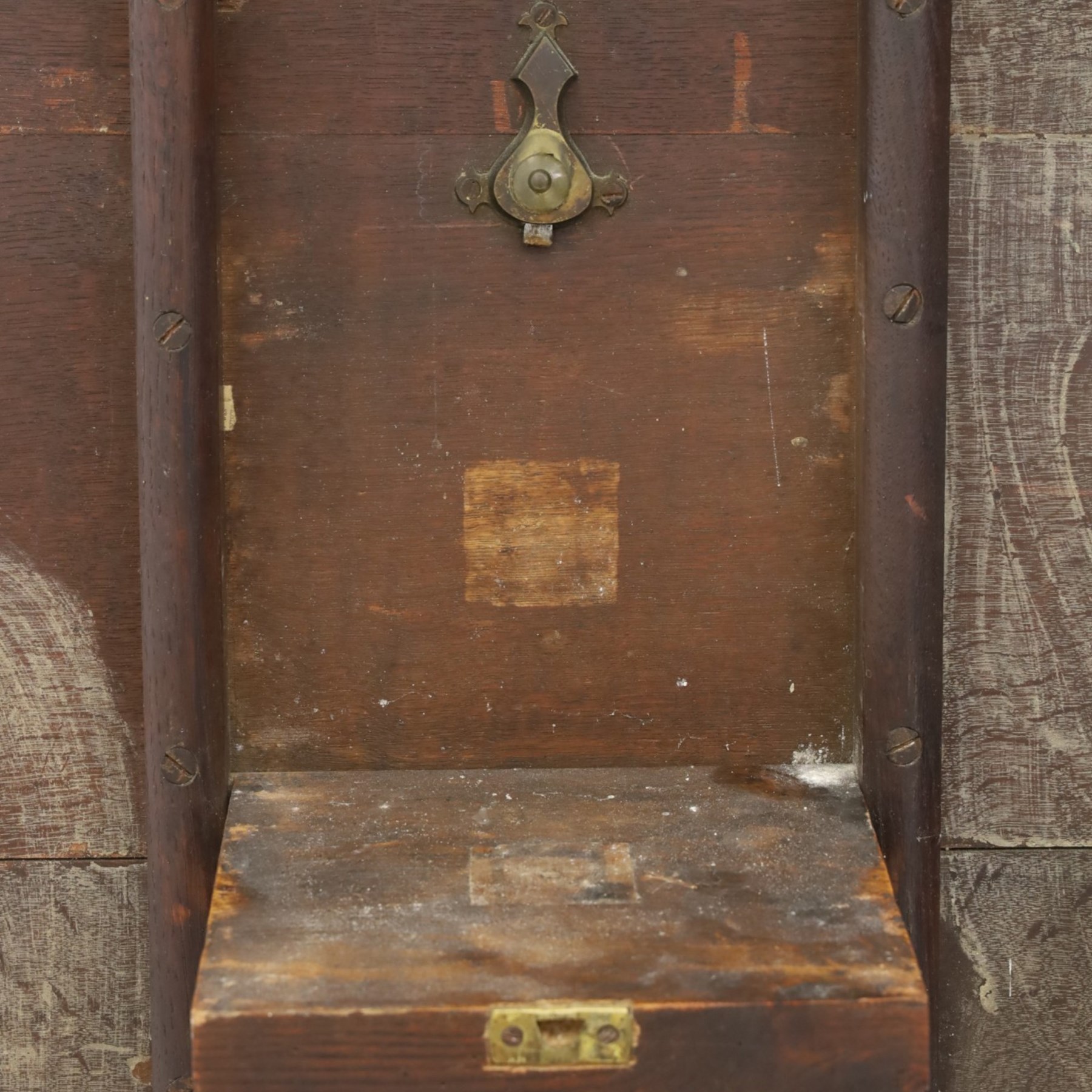 George III country oak tilt-top tripod table, circular snap-top on turned vasiform pedestal with three splayed supports