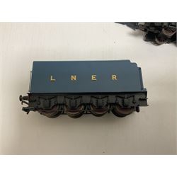 Various makers ‘00’ gauge - Hornby DCC ready LNER 4-6-2 ‘The Mallard’ no.4468 in blue with original box; Lima British Railway Class 33 Bo-Bo diesel locomotive no.33025; quantity of coaches, wagons and track to include Hornby, Lima, Tri-Ang etc (26) 