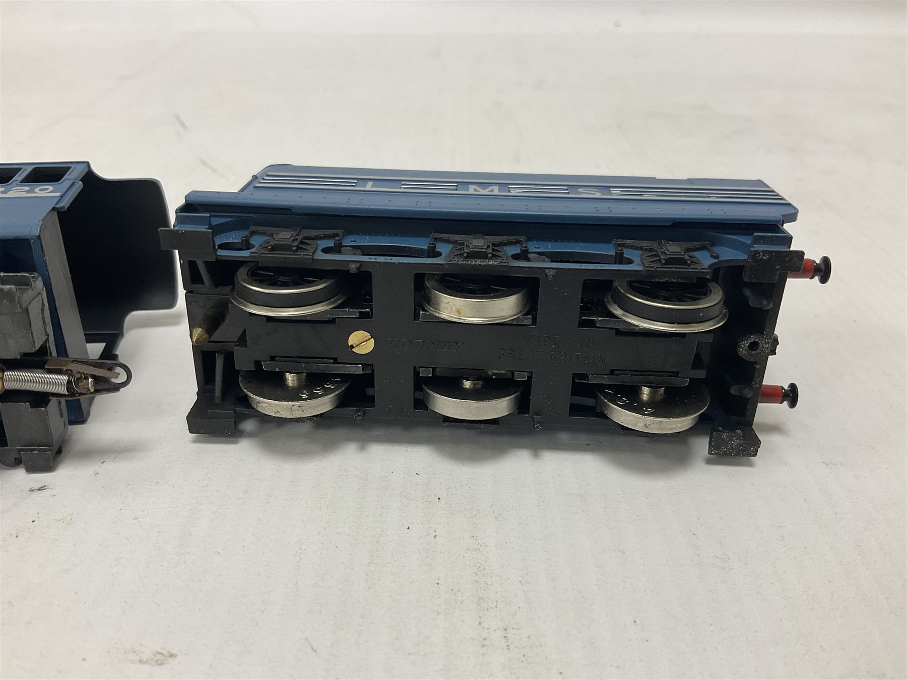 Hornby ‘00’ gauge - Class A4 4-6-2 locomotive ‘Silver Fox’ no.2512 in LNER silver; Princess Coronation Class 4-6-2 locomotive ‘Coronation’ no.6220 in LMS blue; both unboxed (2)