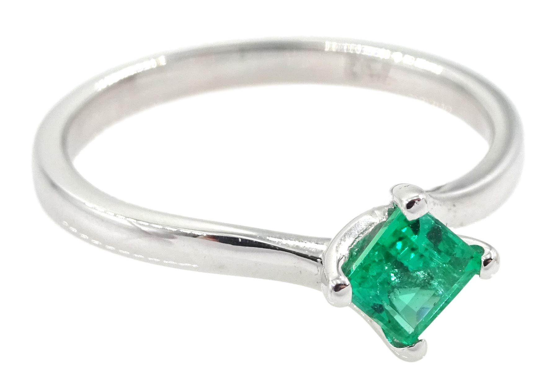 18ct white gold square cut emerald ring, stamped 750