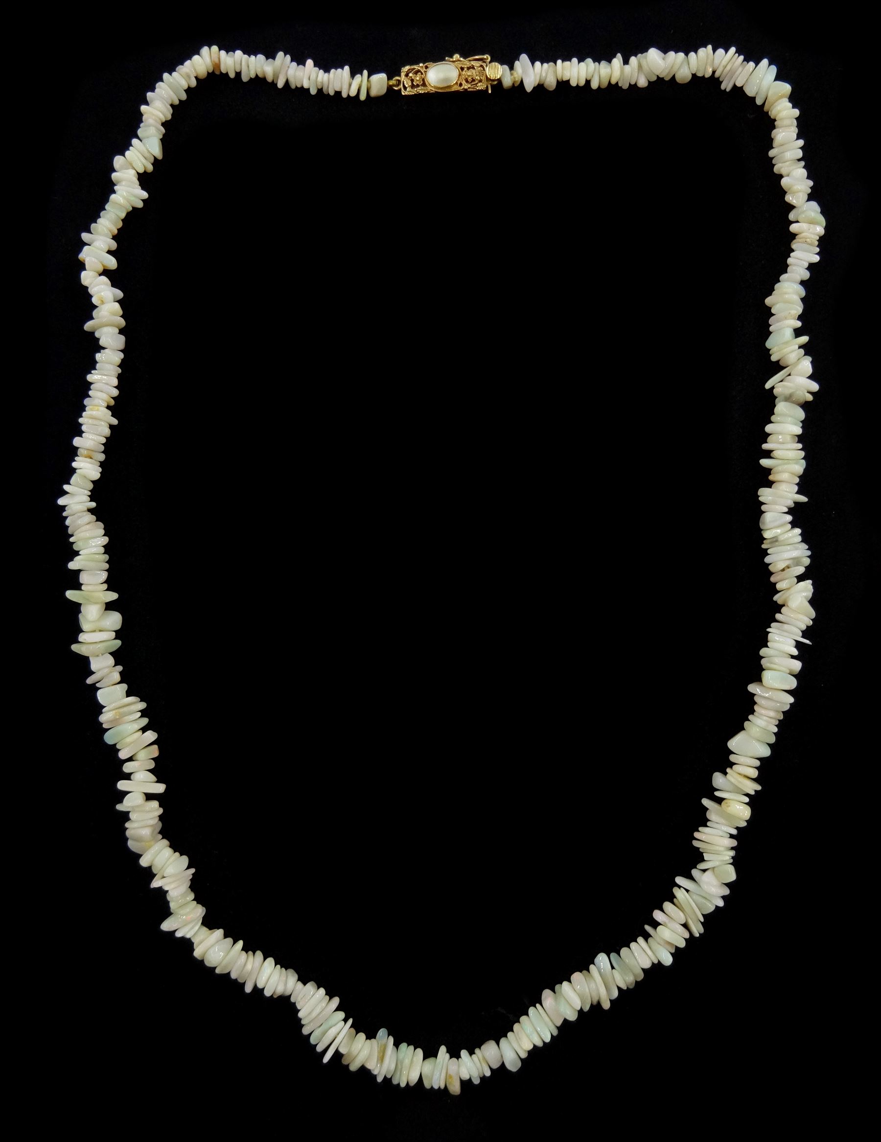 Single strand opal chip necklace, with 9ct gold pearl clasp, hallmarked