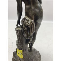 After Christophe Gabriel Allegrain, bronzed figure Venus in the Bath, H24cm