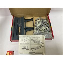 Hornby/Tri-Ang ‘00’ gauge - fifteen goods wagons to include freightliners with containers, ore wagons, closed vans etc; together with R404 Operating ore wagon set; all boxed (16) 