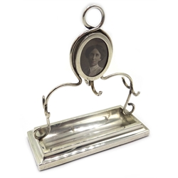  Edwardian silver ring stand and photograph holder by Lawrence Emanuel, Birmingham 1909, H9.5cm  