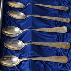 Set of six Thai sterling silver teaspoons, with engraved stems, silver bladed fish serving fork with mother of pearl handle London 1929, silver salt with matching mustard pot and five small spoons, preserve spoon etc