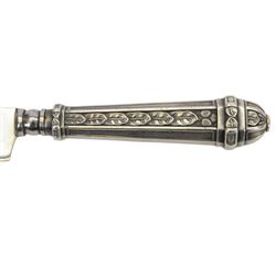 Argentinian Gaucho dagger and scabbard, decorated with oak leaves and cattle scenes with Inox blade, overall L29cm, blade 17cm