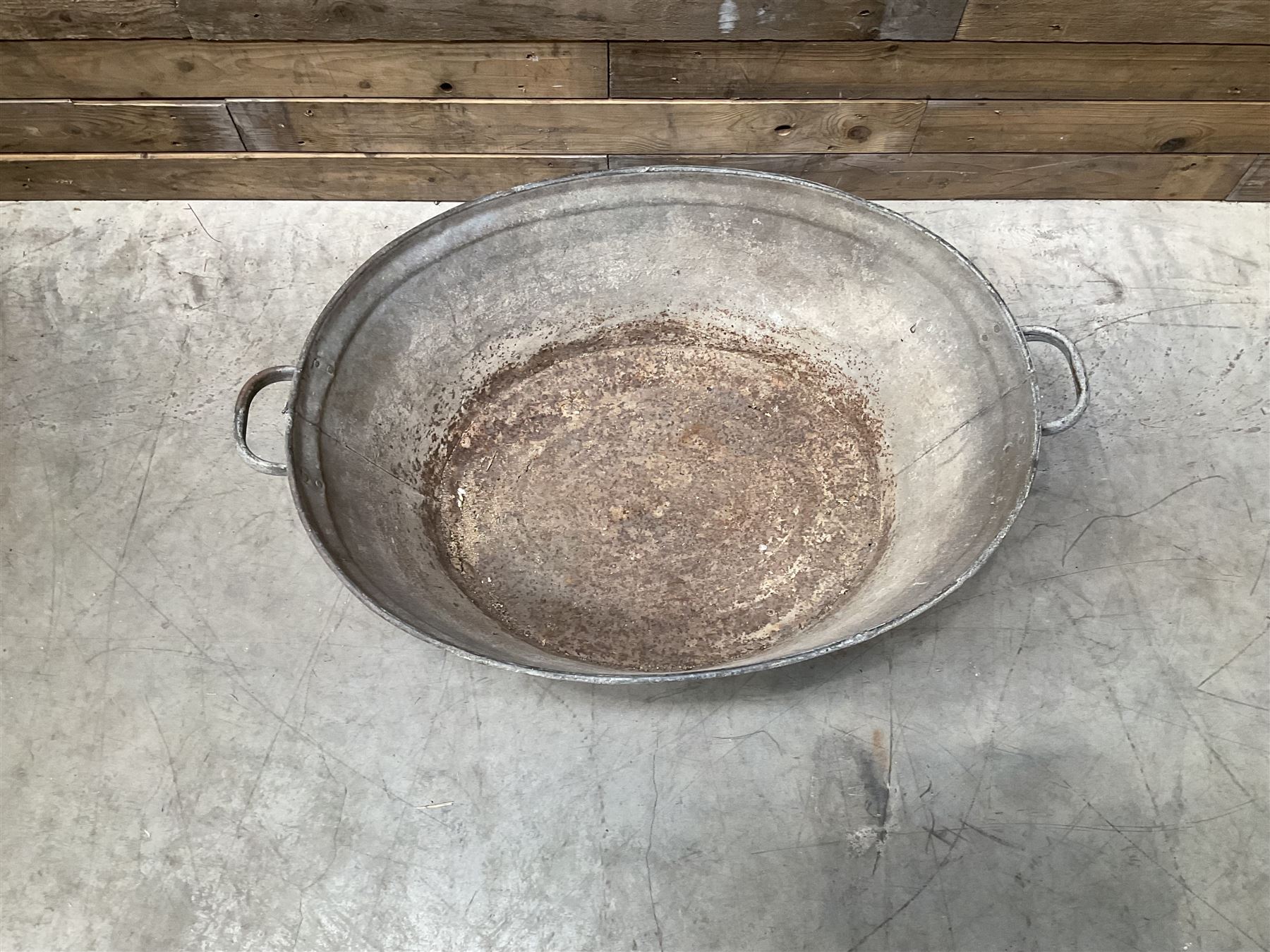 Vintage galvanised dolly tub with galvanised tub and two buckets