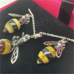 Silver Baltic amber honey bee pendant necklace and matching pair of stud earrings, all stamped 925, boxed 