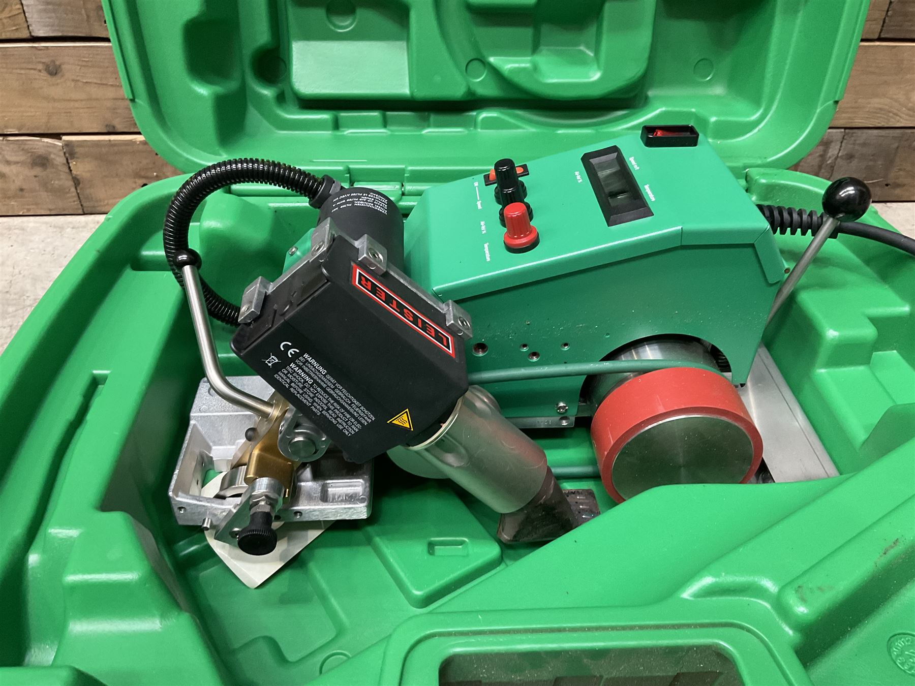 Leister Unifloor E 240V 2300W Hot air welder / floor or fabric welding machine, cased in excellent condition