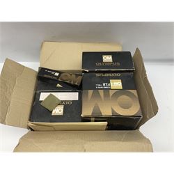 Collection of camera bodies and lenses, to include Olympus OM-1 camera body, serial no 106567, with 'Olympus OM-System F.Zuiko Auto-S 1:1.8 f=50mm' lens, serial no 135097,  Zenit-B camera body, serial no 71017867, with 'Helios-44-2 2/58' serial no 7500040, Voigtlander Vito B camera body, with 'Voigtlander Colour Skopar 1:2.8/50' lens, 'Olympus OM-System Zuiko Auto-Zoom 1:4 f=75-150mm' lens serial no 104321, 'Tamron SP 35-210mm 1:3.5-4.2' lens etc 