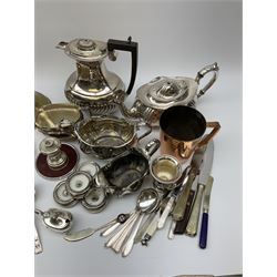 Brass oil lamp supporting a pink moulded glass shade and clear glass chimney, together with a group of metal ware including silver plate, to including matching tea pot, twin handled sucrerie and jug, quantity of assorted flatware etc. 