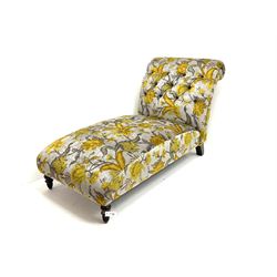 Chaise lounge sofa, upholstered in floral patterned fabric, turned supports 