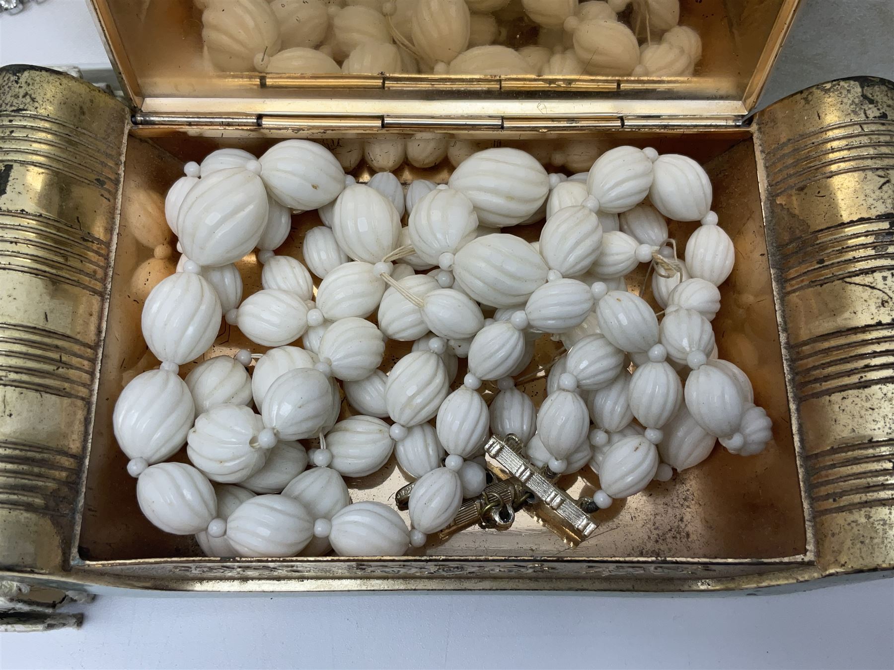 9ct gold and silver paste stone set ring, 9ct gold oddments and a collection of costume jewellery