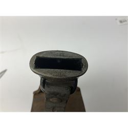 British Enfield 1907 model SMLE bayonet, with 43cm fullered steel blade and metal mounted leather scabbard L58cm overall; and Schmidt-Rubin Model 1918 bayonet the 30cm steel blade marked Elsener Schwyz No.579722; in steel scabbard with leather frog marked G. Bertolini Sellaio Vira/G.Tic 79 L45cm overall (2)