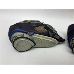 Pair of Chinese silk embroidered lotus shoes, for bound feet, a blue ground with floral detailing L15cm