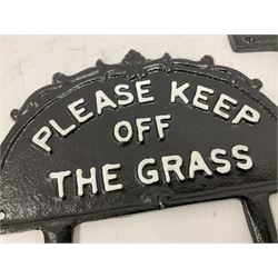 Three Please Keep Off the Grass cast iron sign, without spike H14cm 