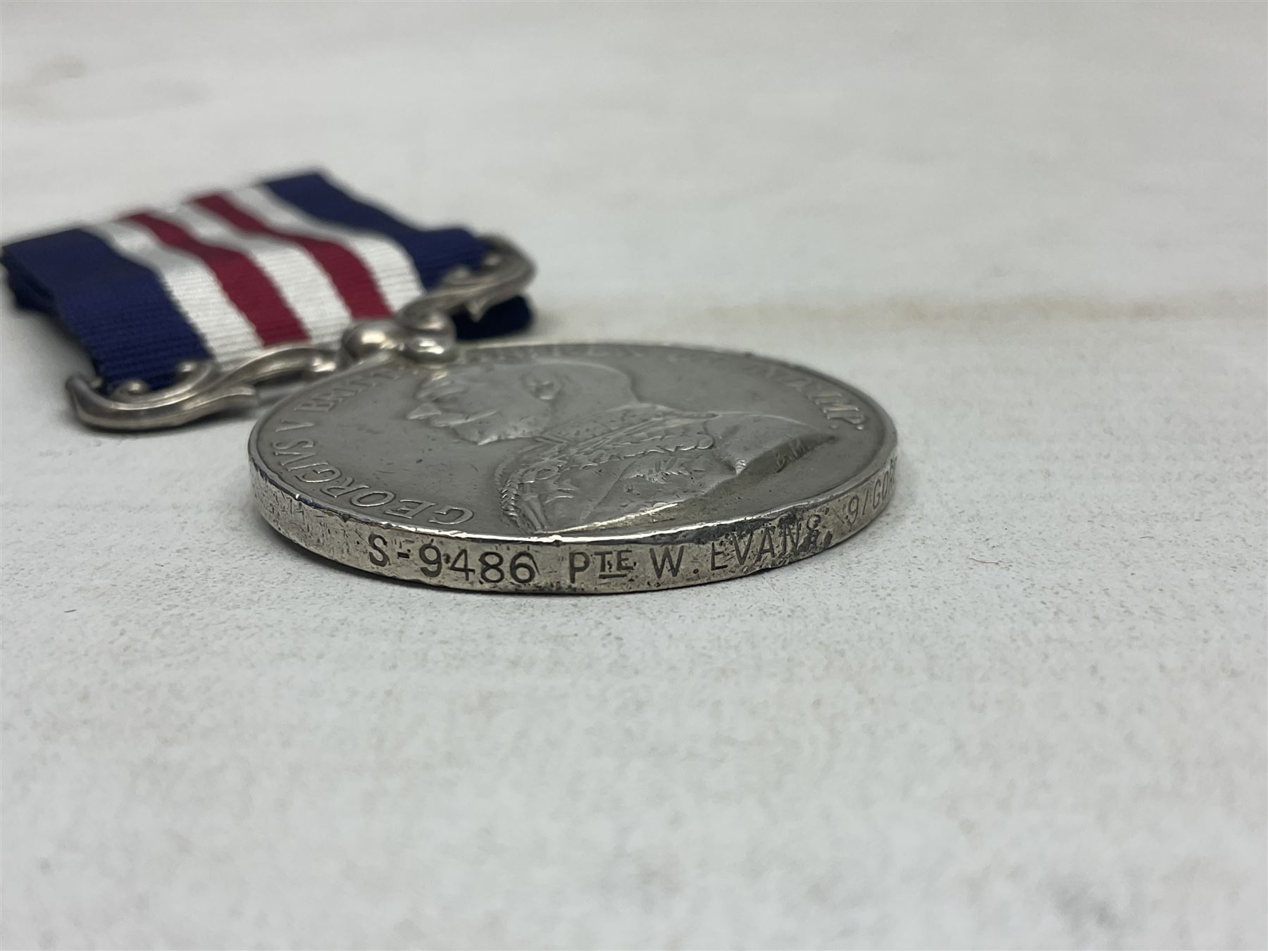 George V Military Medal awarded to S-9486 Pte. W. Evans 9/Gord. Hdrs.; with ribbon