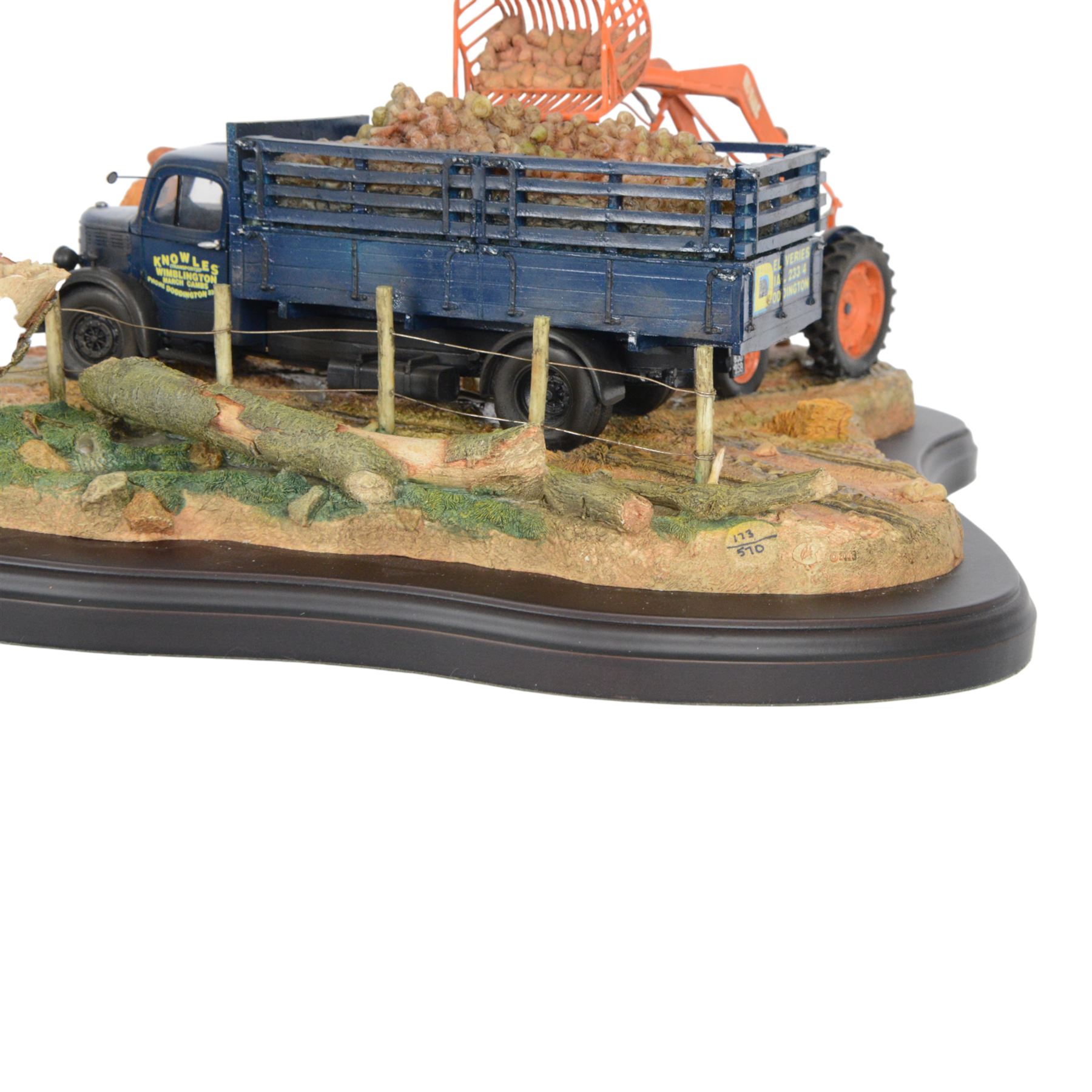 Limited edition Country Artists 'A Vintage Harvest' no. 01708, limited edition no. 173/570, with box and certificate of authenticity