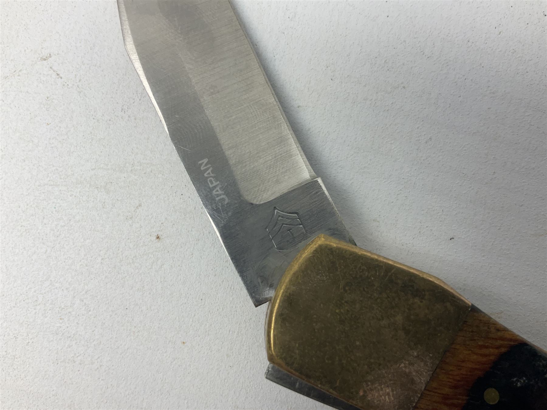 Nine pocket knives including two Ravi folding knives, Richards of Sheffield single blade folding knife etc