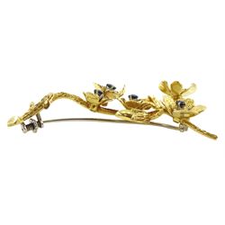 18ct gold six stone sapphire flower brooch, London 1967