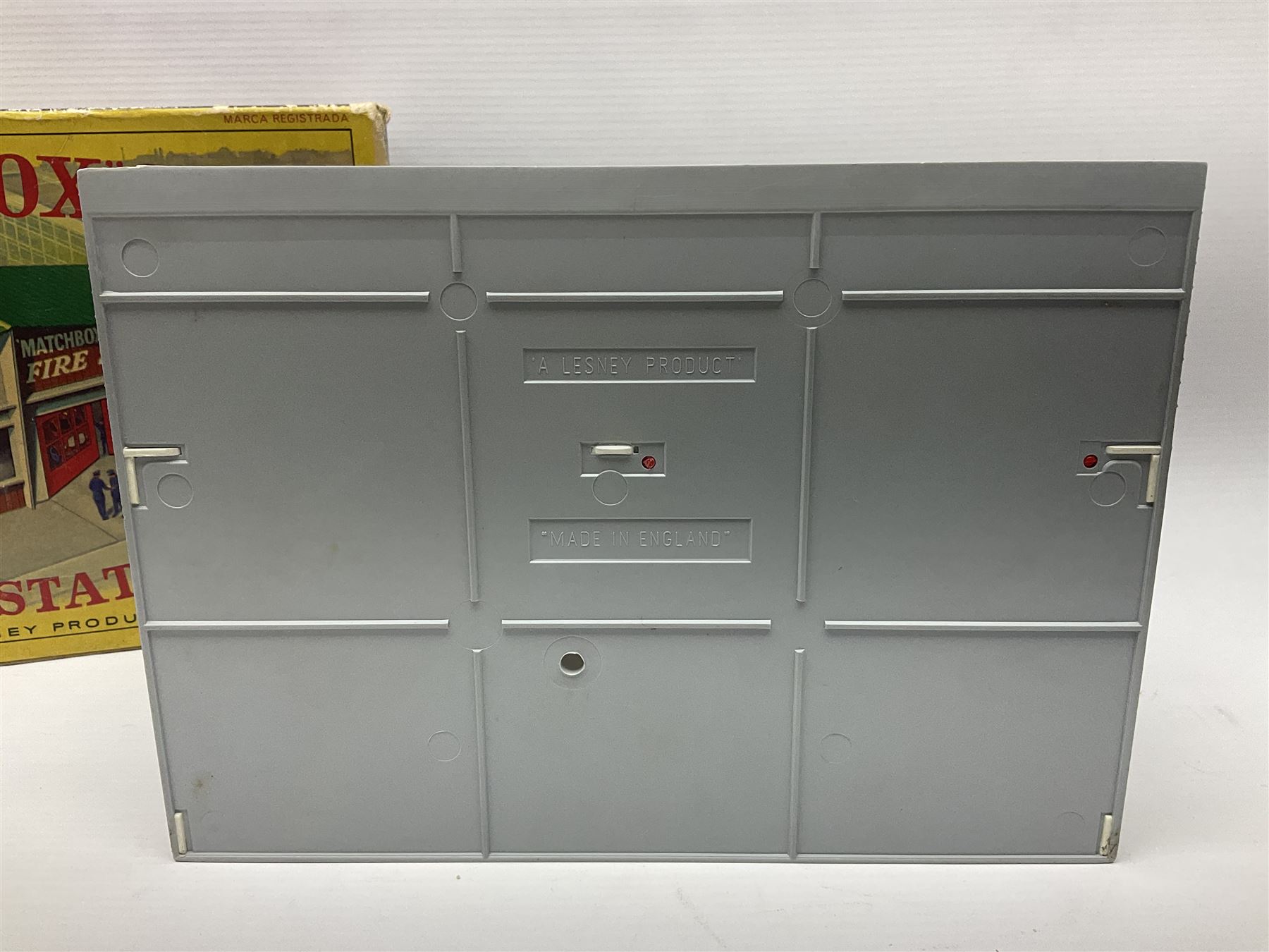 Matchbox - Series MF-1 Fire Station, in white with green roof, in original box 