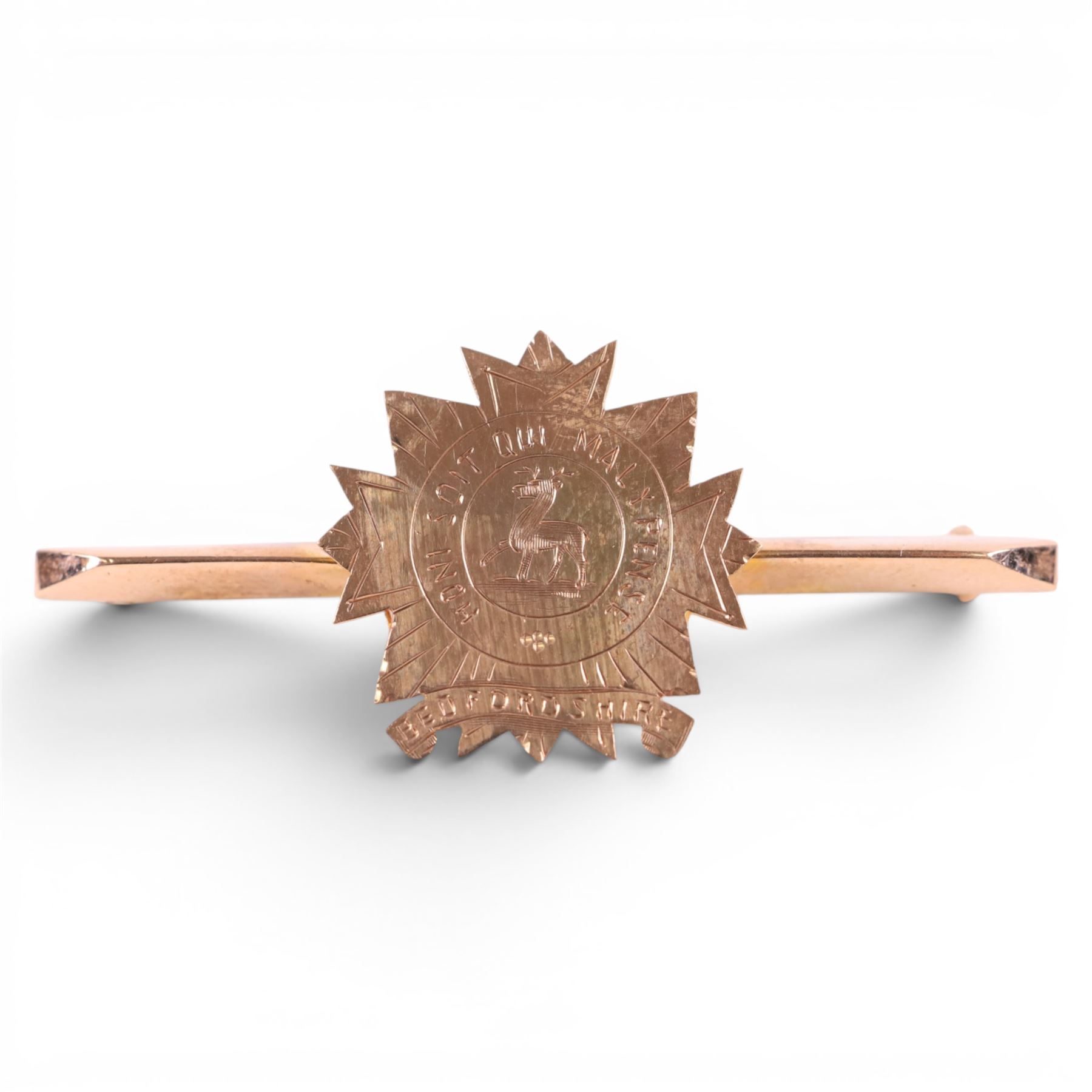 9ct gold sweetheart brooch, with Bedfordshire regiment inscription