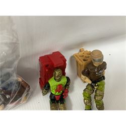 Group of twenty nine G.I.Joe 1980s mini figures, along with further unassociated miniature figures and accessories 