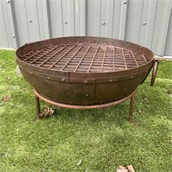 Circular cast iron fire pit, with grate - THIS LOT IS TO BE COLLECTED BY APPOINTMENT FROM DUGGLEBY STORAGE, GREAT HILL, EASTFIELD, SCARBOROUGH, YO11 3TX