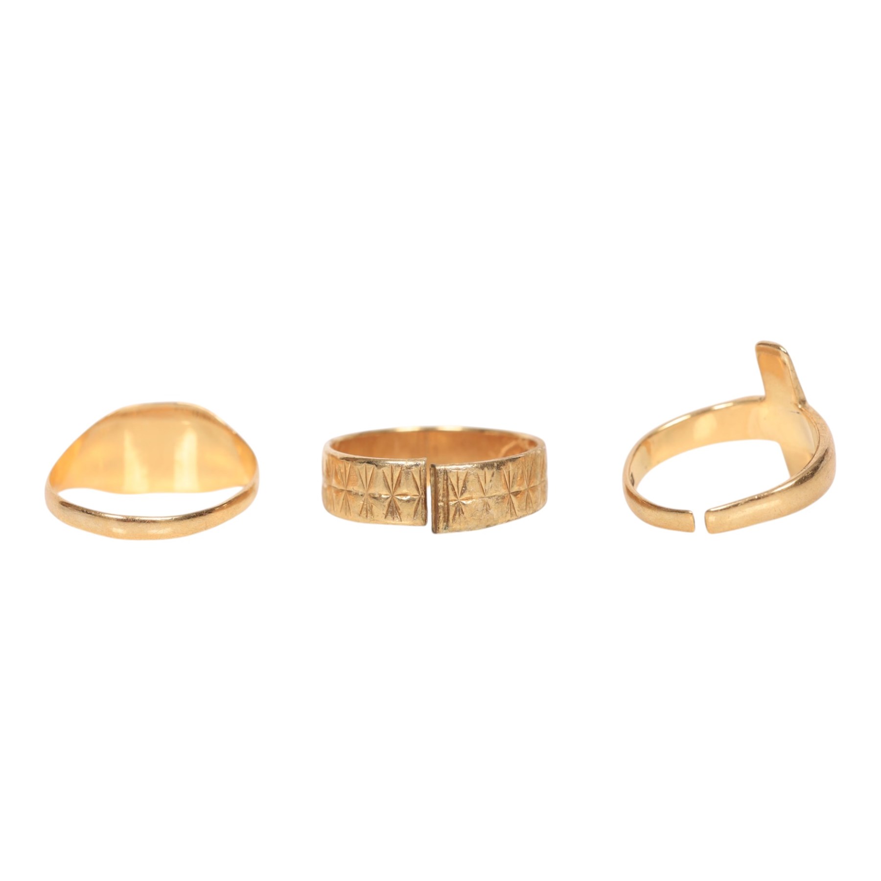 Three 9ct gold rings, silver bangle and pendant necklace