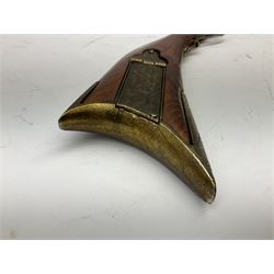 Reproduction non-firing Kentucky style flintlock musket musket, the 87.5cm hexagonal barrel with ramrod under, brass and brassed furniture and patch box to walnut stock L131cm overall