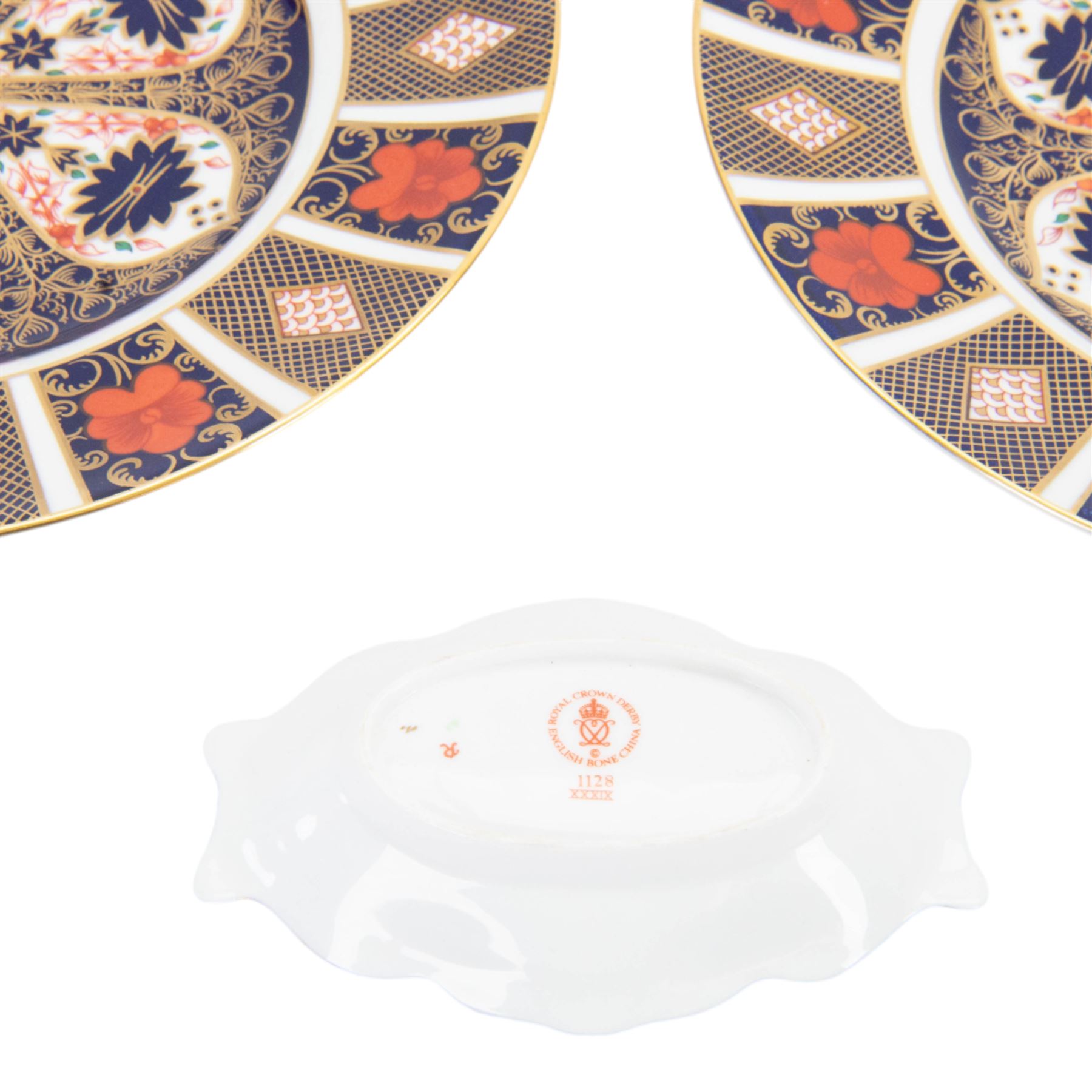 Pair of Crown Derby Imari pattern 1128 plates and matching trinket dish, plates D27cm