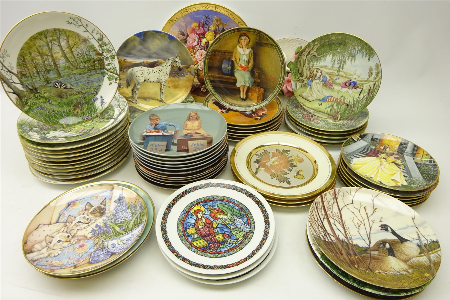 Quantity of collectors plates set of eight Spode horse collectors