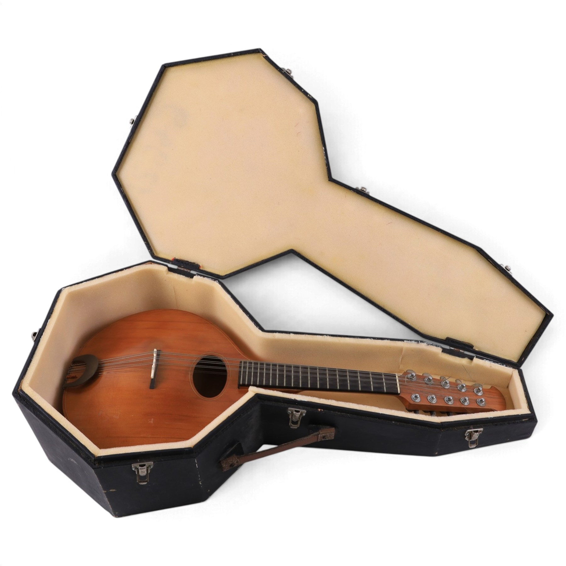 Late 20th century cittern by Stefan Sobell of Northumberland, commissioned in 1977, the pear shaped body with two piece flat back, oval sound hole, five course string configuration, contained within a fitted hard case, cittern length L73cm