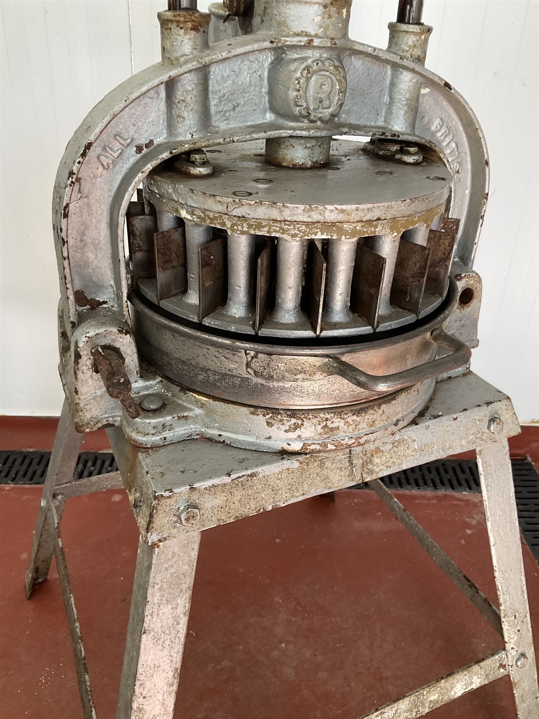 Record - All British cast iron 38 section manual dough divider, with tray - THIS LOT IS TO BE COLLECTED BY APPOINTMENT FROM DUGGLEBY STORAGE, GREAT HILL, EASTFIELD, SCARBOROUGH, YO11 3TX