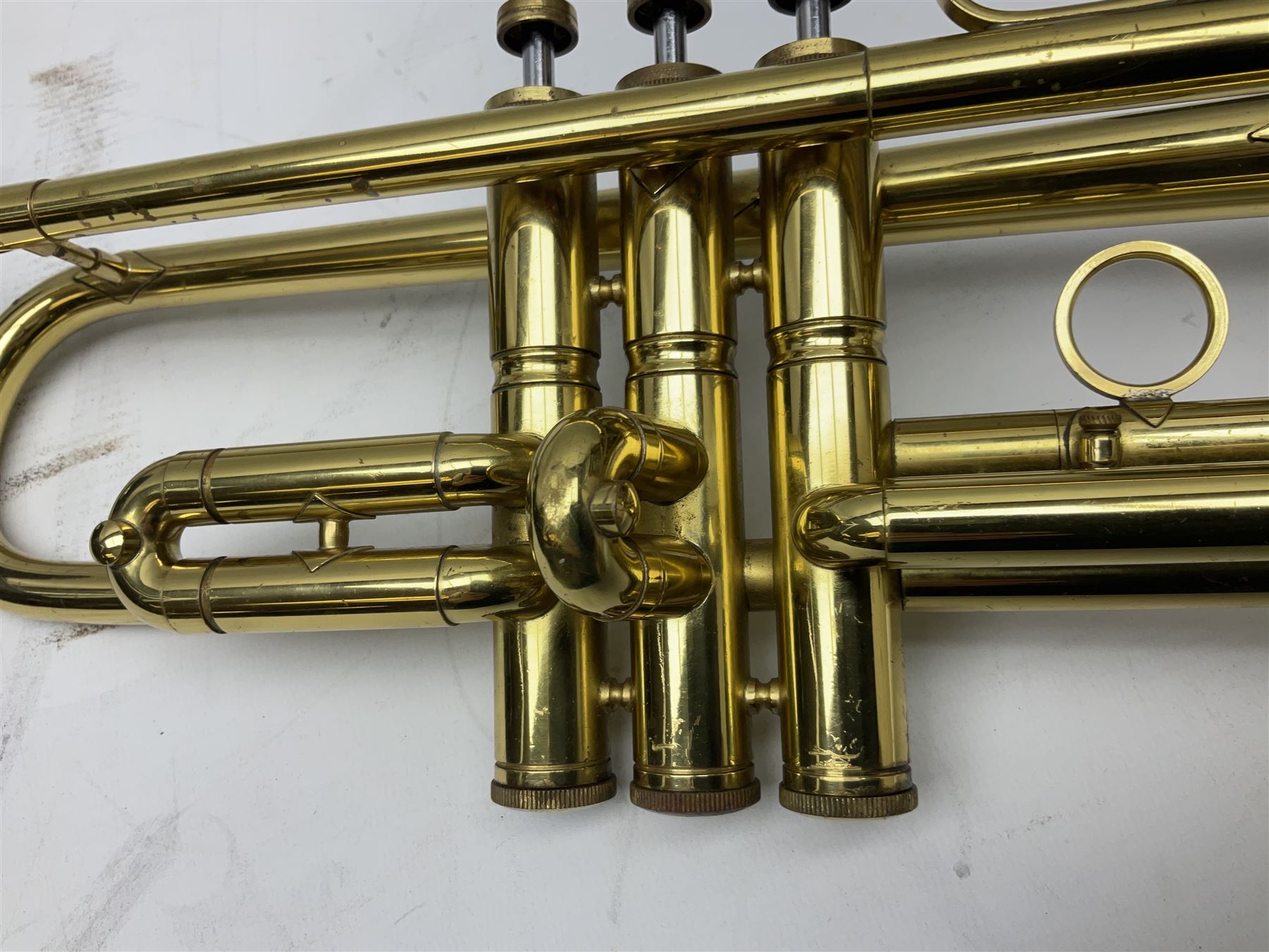 Lafleur trumpet serial no.054827; and Intermusic five-piece clarinet; both cased (2)