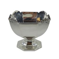 Silver pedestal bowl, with scalloped shell border by A & J Zimmerman Ltd, Birmingham 1911 approx 10oz